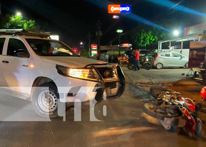 Choque entre un vehículo y motocicleta deja tres lesionados en Juigalpa