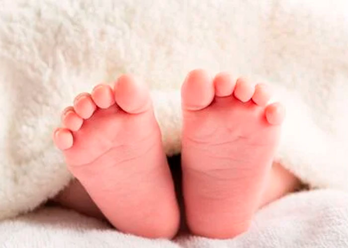 Bebé muere tras pasar días con el cadáver de su madre en Reino Unido