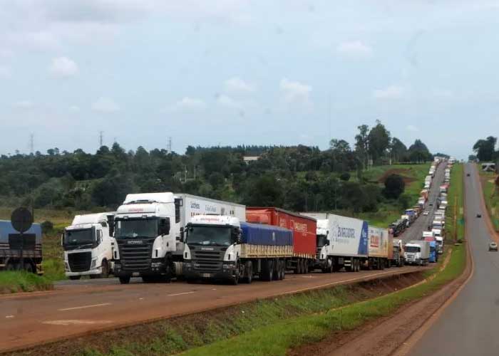 Paraguay: Camioneros protestan por alto precio de hidrocarburos