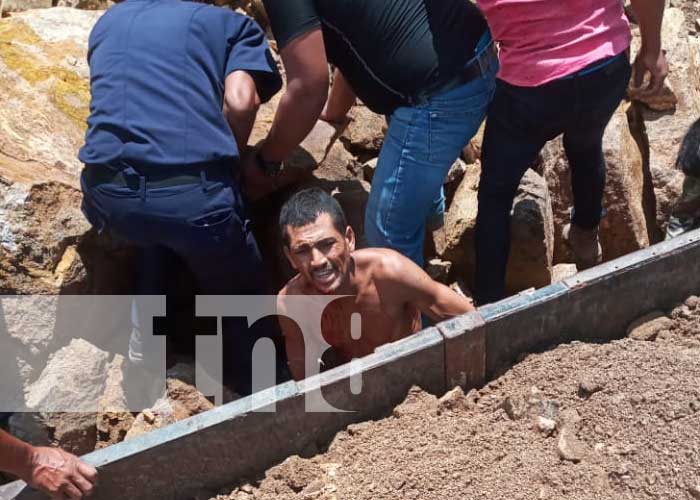 Dos obreros quedan soterrados mientras extraían material selecto en Somoto