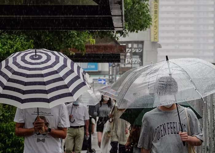 Tifón "Talas" deja dos muertos en su paso por el centro de Japón