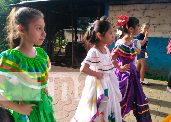 Caminata de alegría y amor a la patria en la Isla de Ometepe