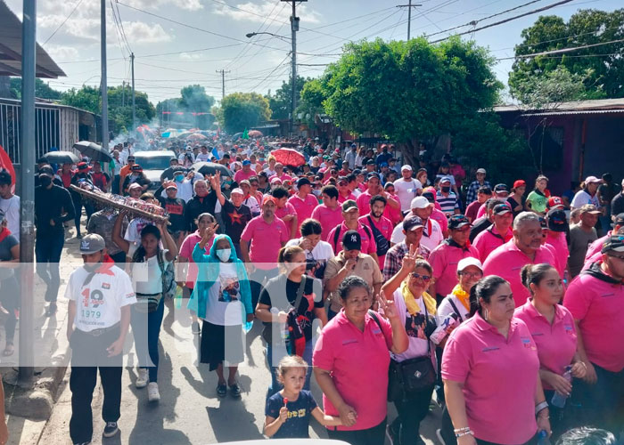 Militantes sandinistas recorren principales calles de Managua