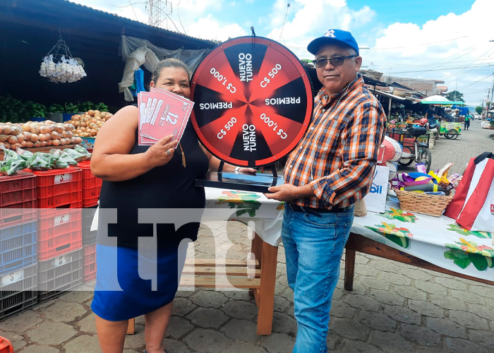 La Ruleta Ganadora de Crónica TN8 se fue al mercado de Estelí con todos los premios