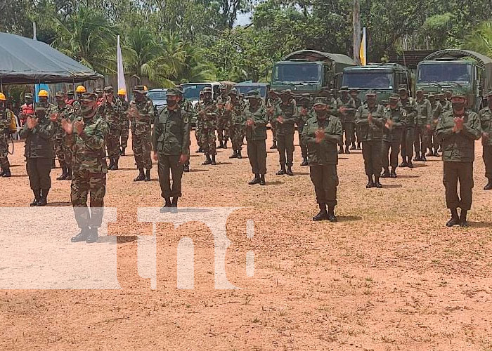 Presentan a 10 oficiales del destacamento militar norte ascendidos en grado
