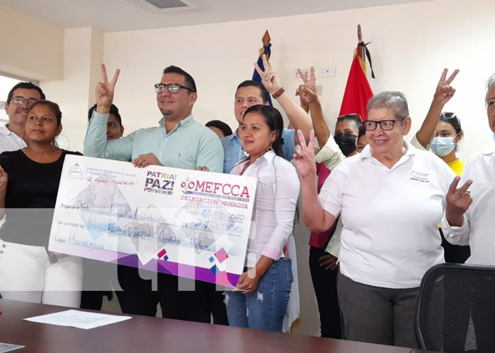 Emprendedores de Managua reciben créditos de parte del programa "Adelante"