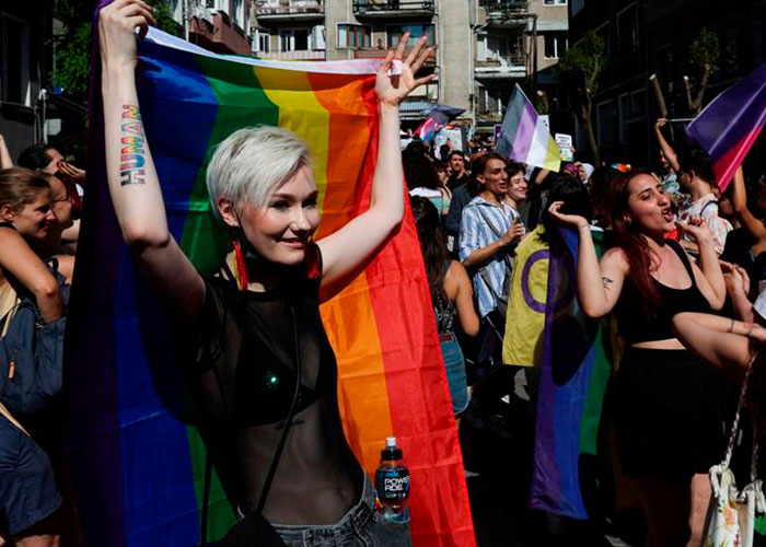 Cientos de personas se manifiestan en Turquía contra los derechos LGTB