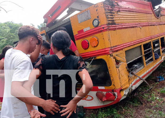 Bus repleto de jugadores termina en un abismo en Quilalí-Nueva Segovia