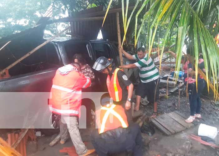 Camioneta impacta contra una vivienda en Villa Sandino, Chontales