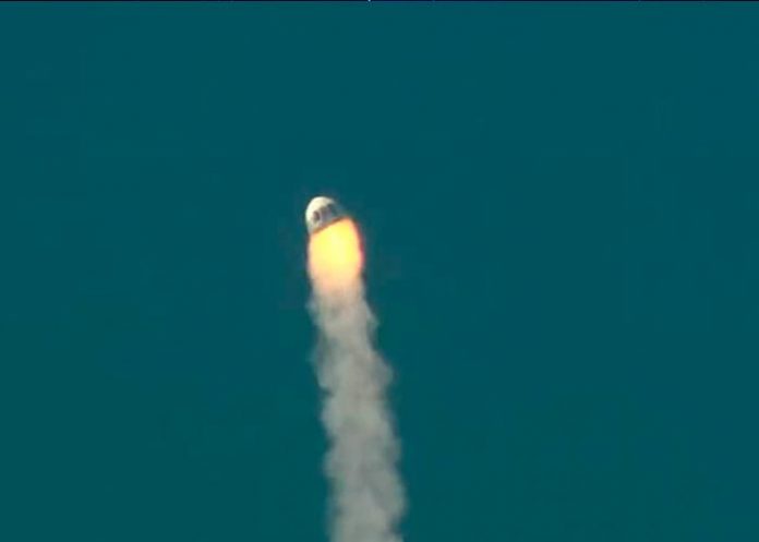 Cohete no tripulado de Blue Origin se incendia en el aire