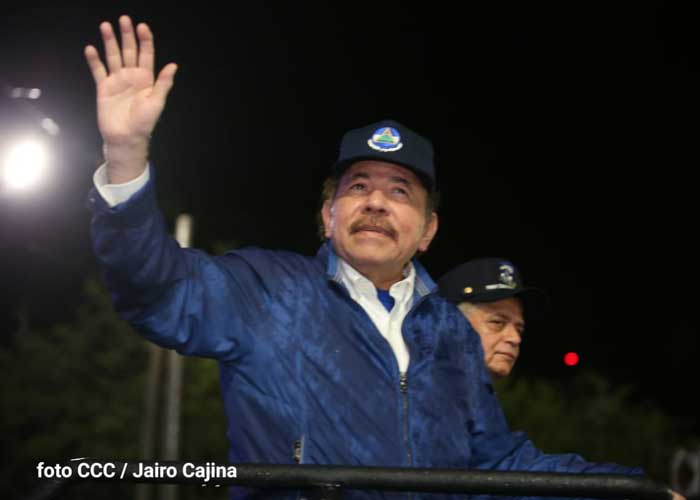 Desfile de la Policía Nacional, presidido por el Comandante Daniel Ortega y la Vicepresidenta Rosario Murillo