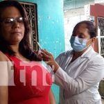 Pobladores de comarca Pochocuape en Managua se vacunan contra el COVID-19