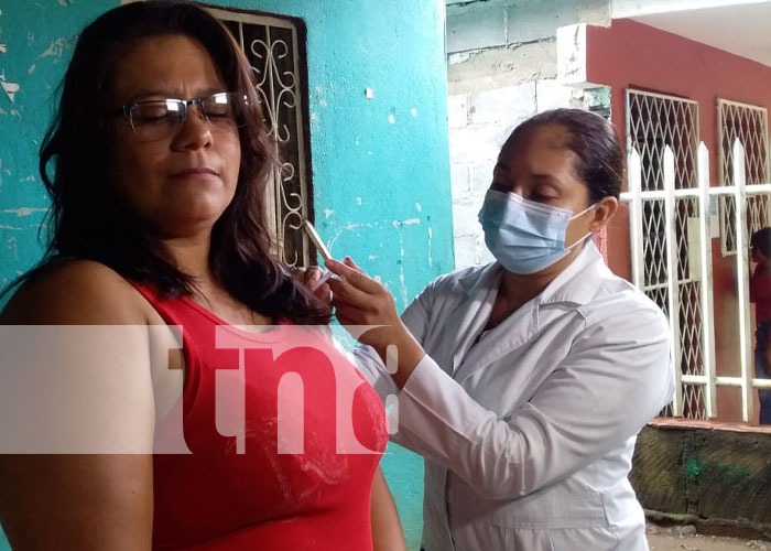 Pobladores de comarca Pochocuape en Managua se vacunan contra el COVID-19