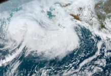 Alaska enfrenta una "peligrosa tormenta" provocando las peores inundaciones