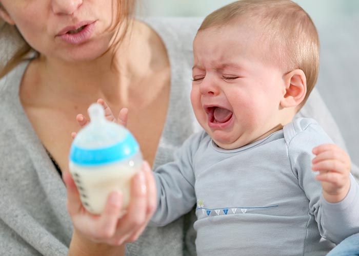 El bebé siempre se comunican por el llanto