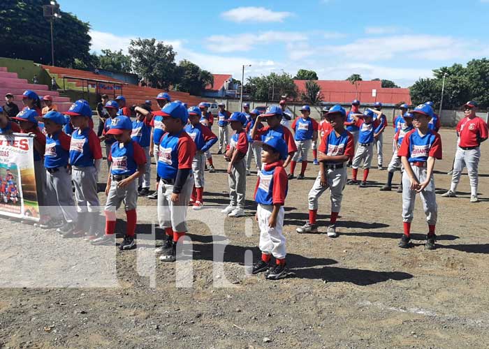 Nueva academia de béisbol infantil en San Judas, Managua