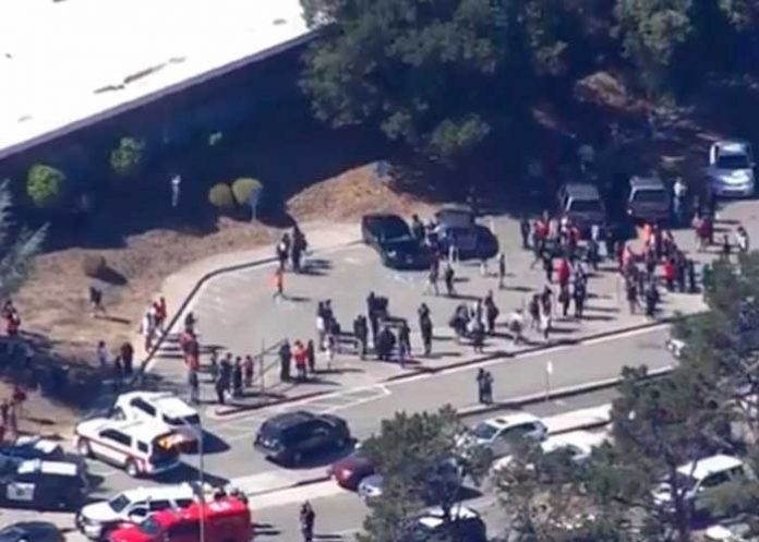 Balacera en una escuela en California dejó a cinco estudiantes heridos