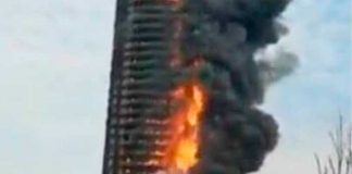 Voraz incendio devora un rascacielos en China sin dejar víctimas