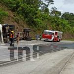Camión cisterna se da vuelta en carretera Matiguás-Río Blanco