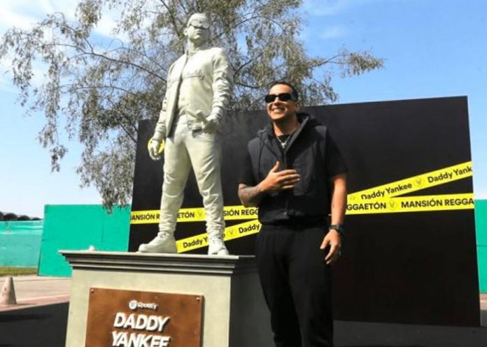 ¡Daddy Yankee tiene su propia estatua!