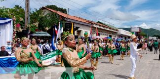 Desfile escolar por las fiestas patrias en Nicaragua