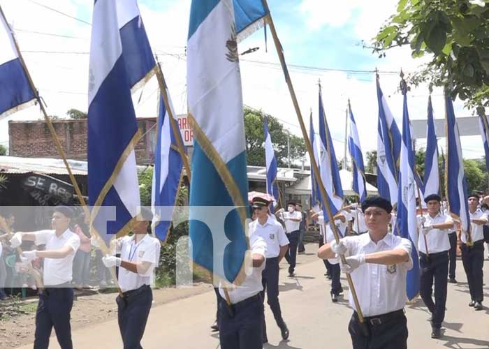 Desfile patrio desde las calles de Estelí