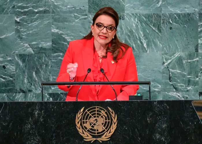 Presidenta de Honduras: "Los que se creen civilizados no se cansan de hacer invasiones"