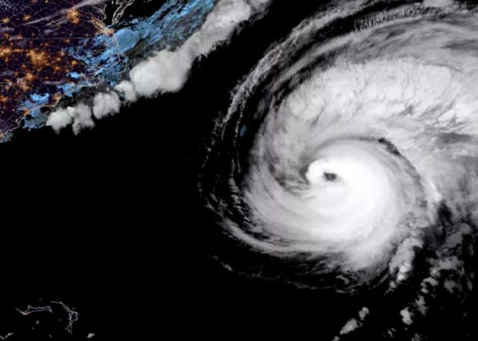 Catastrófico huracán Fiona azota a las Bermudas con torrenciales lluvias