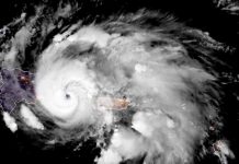 Tras azotar Puerto Rico, huracán Fiona llega a República Dominicana