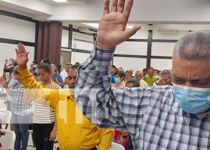 Autoridades edilicias en encuentro con pastores de Managua