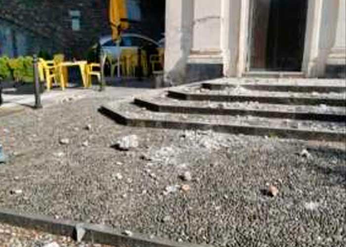 Daños en la iglesia de San Michele Arcangelo en Italia tras violento sismo