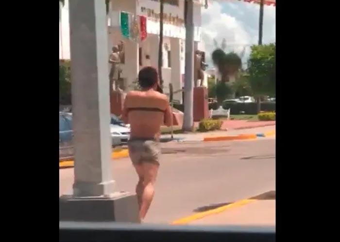 El ladrón camina semidesnudo por las calles