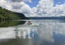 Recuperación del cuerpo de una persona en la Laguna de Masaya