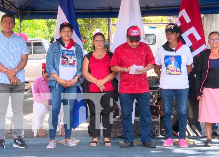 Familias del Bo.18 de Mayo en Managua celebran ejecución de proyecto vial 