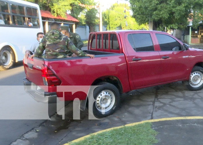 Retiro de los cuerpos de las dos niñas asesinadas en Managua