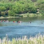 Furia del Río Bravo impide "sueño americano" de 53 migrantes en Texas