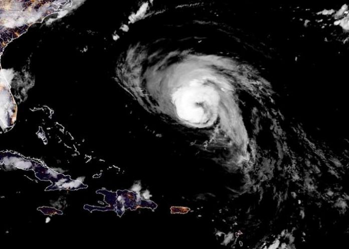 Pronostican que Earl se convertirá en “huracán mayor” en el Atlántico