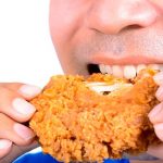 ¡Ojo a este dato! Riesgos y beneficios de comer el pollo ¿con o sin pellejo?
