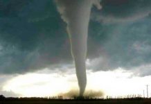 ¡Clase susto! Momentos de terror provocó un tornado en Sinaloa, México