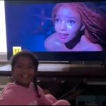 "Es morena como yo": Niña es viral tras reacción al trailer de "La Sirenita"