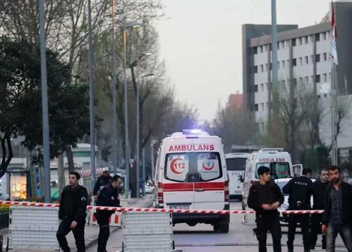 Tiroteo en una comisaría en Turquía dejó un policía muerto y a otro herido