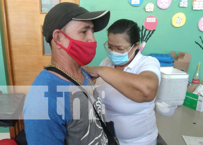 Vacunación contra el COVID-19 en Nicaragua