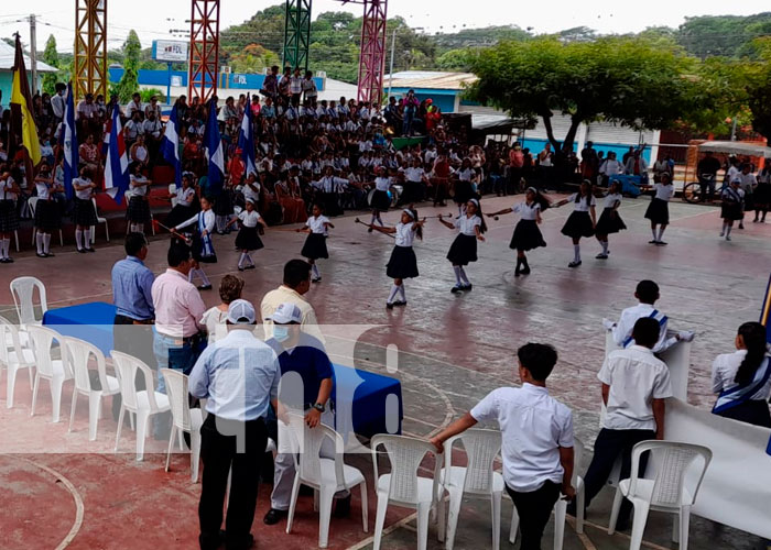 Centros escolares de Matiguás realizan el 4to desfile patrio escolar