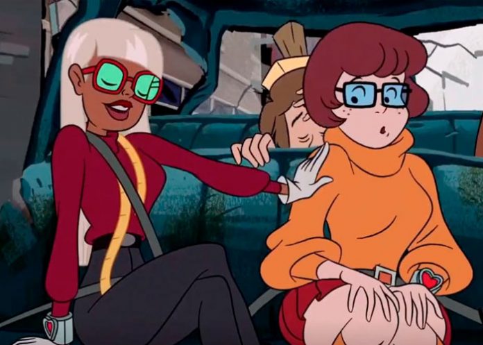 Confirman a Vilma como lesbiana en la nueva película de Scooby Doo