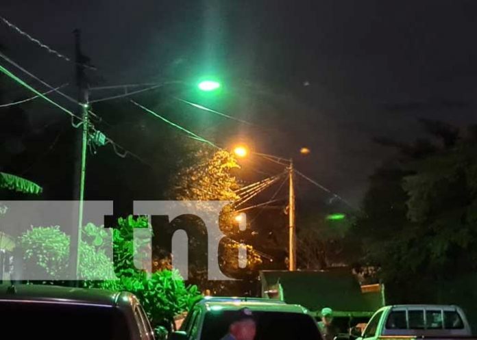 Renuevan iluminación pública en el barrio El Rodeo, Managua