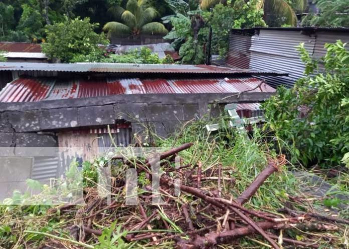 Familias afectadas por colapso de pared en Monimbó, Masaya