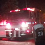 Bomberos de Estelí reciben descarga eléctrica al sofocar un incendio