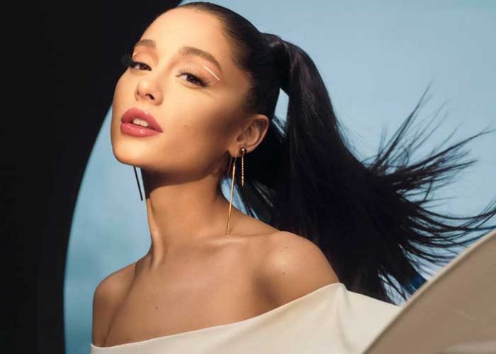 Ariana Grande retorna a Instagram con poderosa sesión de fotos