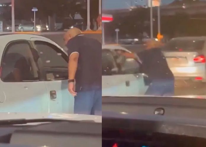 Al estilo Hulk: Hombre furioso arranca el cristal de un carro (Video)