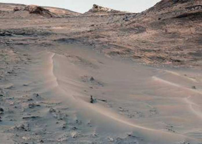 Robot de la NASA encuentra lo que fue un lago salado en Marte